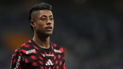 MG - BELO HORIZONTE - 04/05/2025 - BRASILEIRO A 2025, CRUZEIRO X FLAMENGO - Bruno Henrique jogador do Flamengo durante aquecimento antes da partida contra o Cruzeiro no estadio Mineirao pelo campeonato Brasileiro A 2025. Foto: Gilson Lobo/AGIF