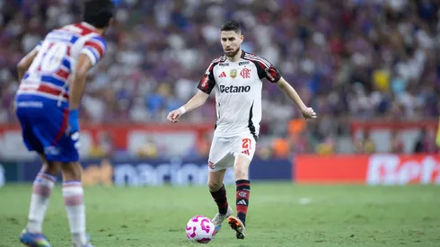 Jorginho em Fortaleza x Flamengo pelo Brasileirão 2025. Foto: Baggio Rodrigues/AGIF