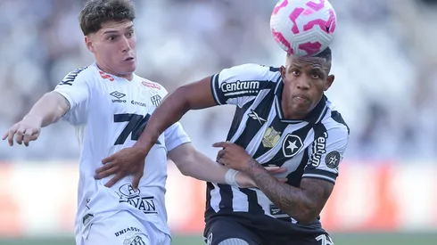 Rollheiser em Botafogo x Santos pelo Brasileirão 2025. Foto: Thiago Ribeiro/AGIF