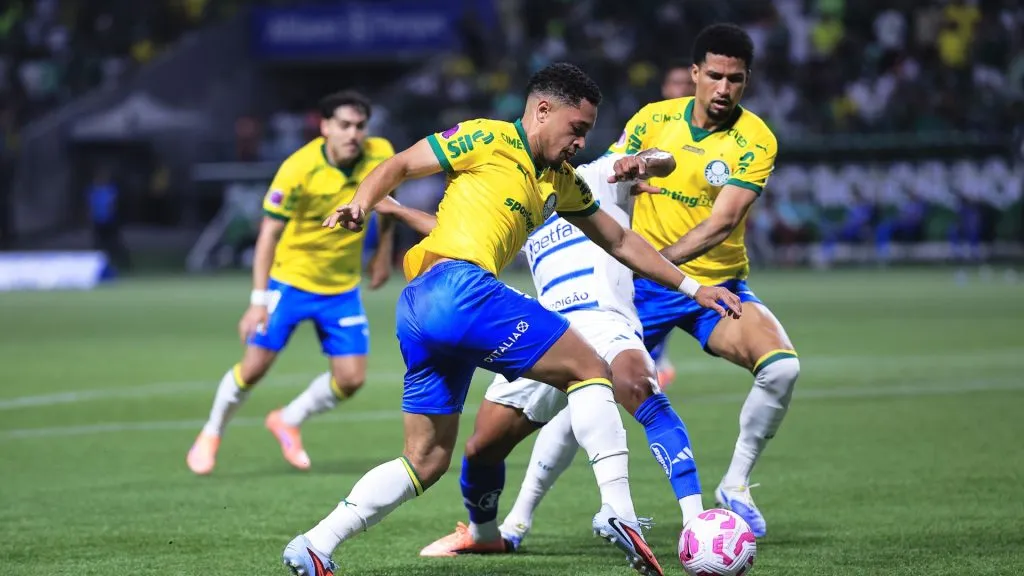 Vitor Roque em Palmeiras x Cruzeiro pelo Brasileirão 2025