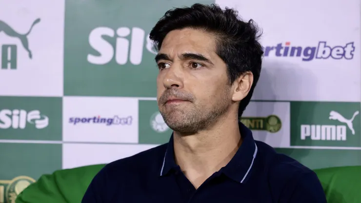 Abel Ferreira tecnico do Palmeiras durante partida contra o Cruzeiro no estadio Arena Allianz Parque pelo campeonato Brasileiro A 2025. Foto: Marcello Zambrana/AGIF