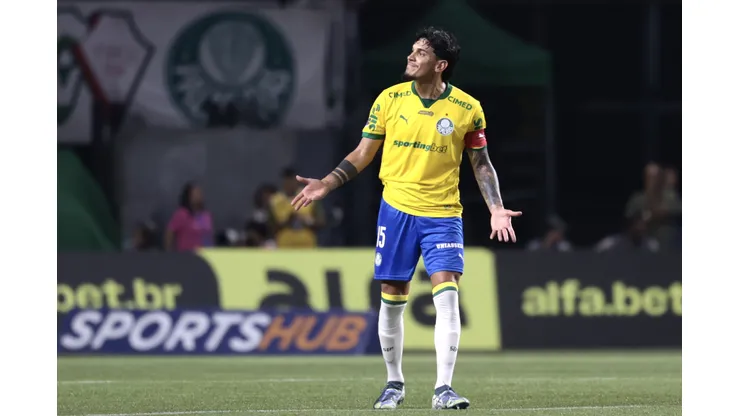 SP - SAO PAULO - 26/10/2025 - BRASILEIRO A 2025, PALMEIRAS X CRUZEIRO - Gustavo Gomez jogador do Palmeiras durante partida contra o Cruzeiro no estadio Arena Allianz Parque pelo campeonato Brasileiro A 2025. Foto: Marcello Zambrana/AGIF