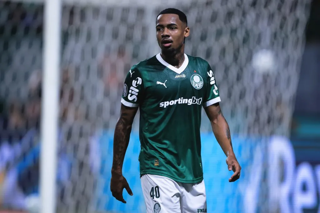 SP – SAO PAULO – 21/08/2025 – COPA LIBERTADORES 2025, PALMEIRAS X UNIVERSITARIO – Allan jogador do Palmeiras durante partida contra o Universitario no estadio Arena Allianz Parque pelo campeonato Copa Libertadores 2025. Foto: Ettore Chiereguini/AGIF