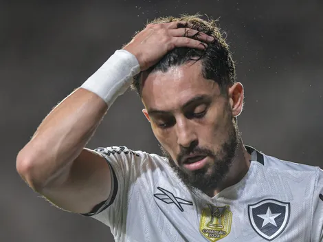 "Aqui nunca se joga a toalha", afirma Alex Telles sobre briga do Botafogo pelo G-4