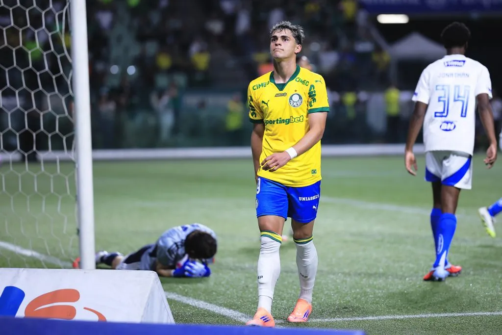 SP – SAO PAULO – 26/10/2025 – BRASILEIRO A 2025, PALMEIRAS X CRUZEIRO – Ramon Sosa jogador do Palmeiras lamenta durante partida contra o Cruzeiro no estadio Arena Allianz Parque pelo campeonato Brasileiro A 2025. Foto: Ettore Chiereguini/AGIF