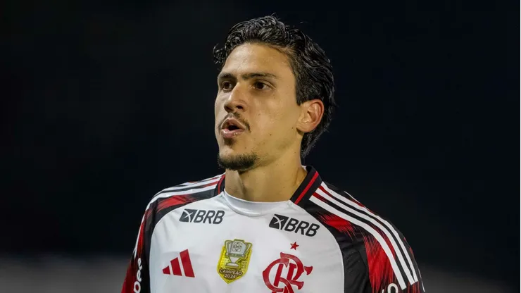 Pedro jogador do Flamengo lamenta durante partida contra o Bragantino no estadio Cicero De Souza Marques pelo campeonato Brasileiro A 2025. Foto: Joisel Amaral/AGIF