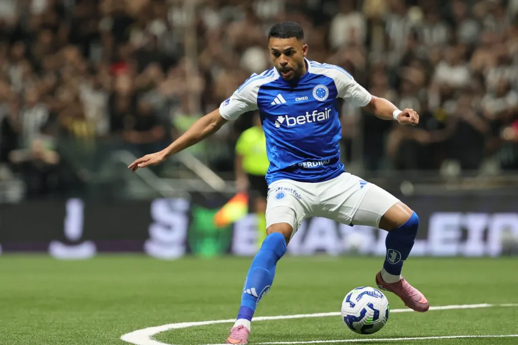 Wanderson jogador do Cruzeiro durante partida contra o Atletico-MG – Foto: Gilson Lobo/AGIF