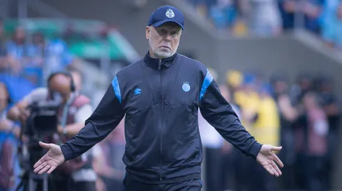 Mano Menezes tecnico do Gremio durante partida contra o Juventude no estadio Arena do Gremio pelo campeonato Brasileiro A 2025. Foto: Maxi Franzoi/AGIF