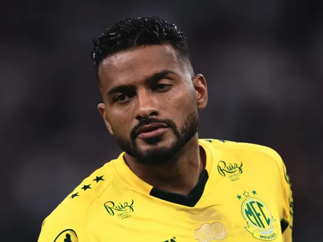 Reinaldo está suspenso e não enfrenta o Botafogo