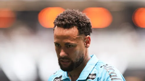 Neymar vive expectativa de retorno no Santos.