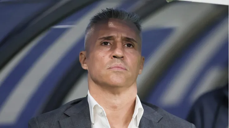 Hernan Crespo tecnico do Sao Paulo durante partida contra o Cruzeiro no estadio Mineirao pelo campeonato Brasileiro A 2025. Foto: Gilson Lobo/AGIF