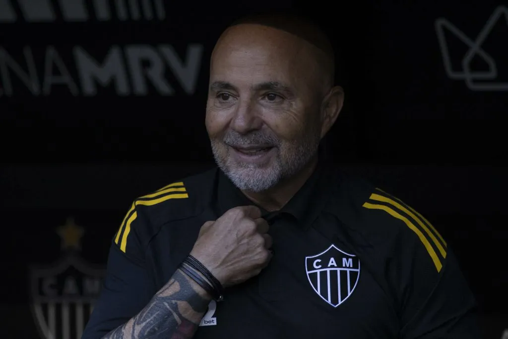 Sampaoli  tecnico do Atlético-MG durante partida contra o Ceará no Campeonato Brasileiro de 2025. Foto: Fernando Moreno/AGIF