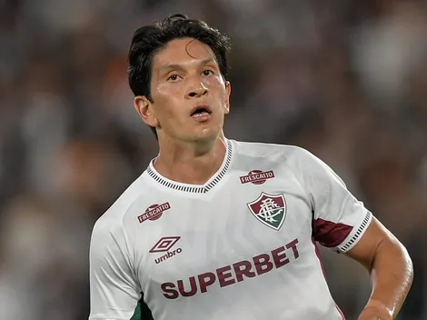 Cano e John Kennedy brigam por vaga no Fluminense