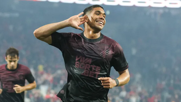 Julimar brilhou na vitória do Athletico-PR sobre o Amazonas na Série B