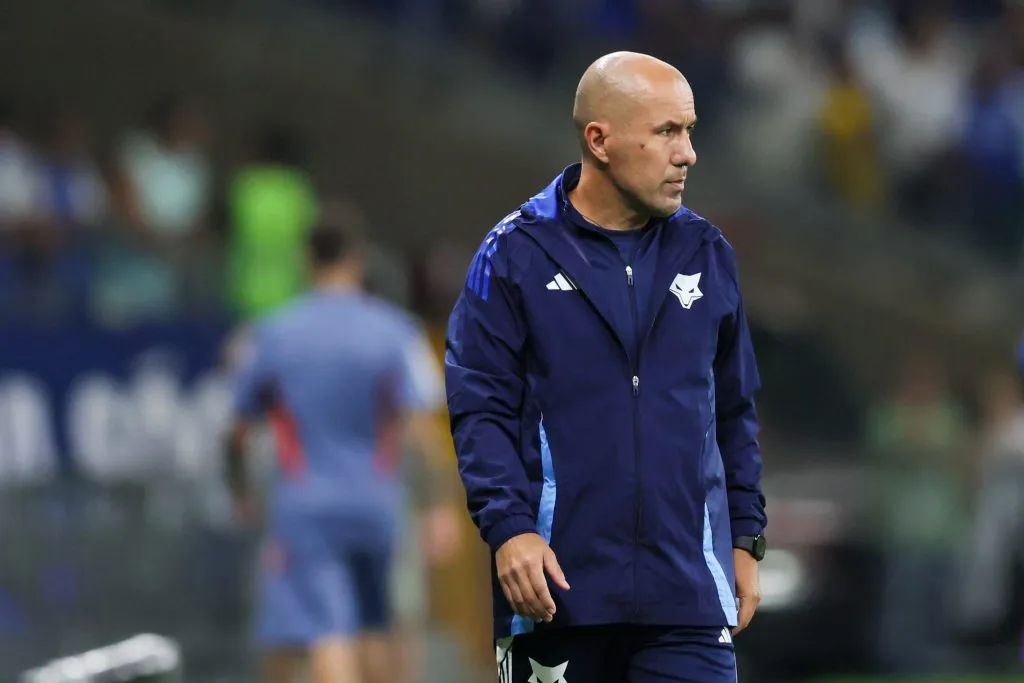 Leonardo Jardim técnico do Cruzeiro durante partida contra o Fortaleza – Foto: Gilson Lobo/AGIF
