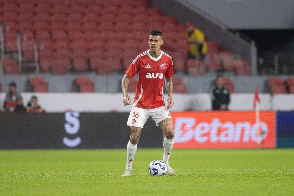 RS – PORTO ALEGRE – 03/08/2025 – BRASILEIRO A 2025, INTERNACIONAL X SAO PAULO – Richard jogador do Internacional durante partida contra o Sao Paulo no estadio Arena do Gremio pelo campeonato Brasileiro A 2025. Foto: Maxi Franzoi/AGIF