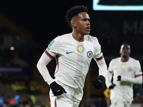 Estêvão marca golaço em classificação do Chelsea na Copa da Liga Inglesa