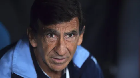 Gustavo Costas, Head Coach of Racing Club looks on during the Copa CONMEBOL Sudamericana 2024 Quarterfinal Second Leg match between Racing Club and Athletico Paranaense at Presidente Peron Stadium on September 26, 2024 in Avellaneda, Argentina.
