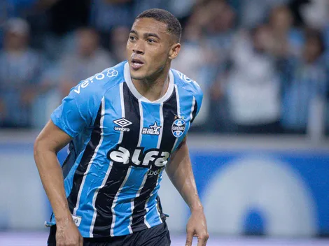 Destaque do Grêmio, Carlos Vinicius quase reforçou o Corinthians
