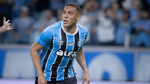 Carlos Vinicius, do Grêmio, quase jogou no Corinthians. Foto: AGIF