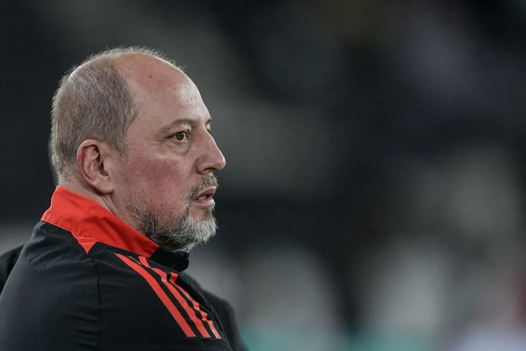 RJ – RIO DE JANEIRO – 11/05/2025 – BRASILEIRO A 2025, BOTAFOGO X INTERNACIONAL – Alessandro Barcellos presidente do Internacional durante partida contra o Botafogo no estadio Engenhao pelo campeonato Brasileiro A 2025. Foto: Thiago Ribeiro/AGIF