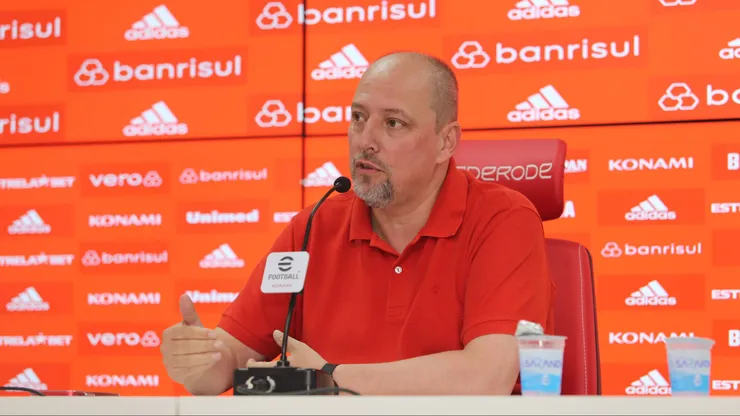 Alessandro Barcellos em declaração durante coletiva pelo Internacional. Foto Ricardo Duarte/Internacional