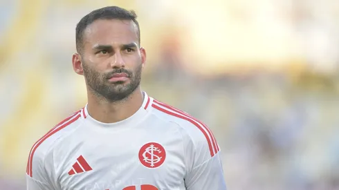 RJ - RIO DE JANEIRO - 25/10/2025 - BRASILEIRO A 2025, FLUMINENSE X INTERNACIONAL - Thiago Maia jogador do Internacional durante partida contra o Fluminense no estadio Maracana pelo campeonato Brasileiro A 2025. Foto: Thiago Ribeiro/AGIF