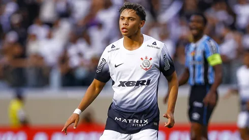 Dieguinho em campo pelo Corinthians. Foto: Marco Miatelo/AGIF