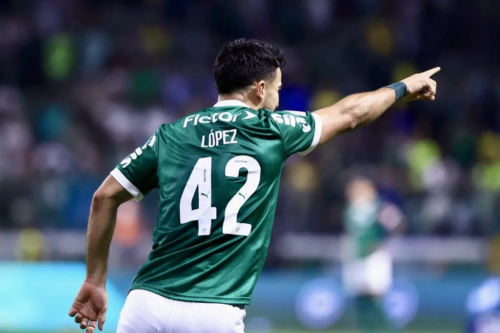 Flaco Lopez comemorando gol no Palmeiras –  Foto: Marcello Zambrana/AGIF