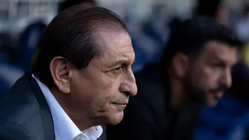 Ramón Díaz planeja fazer ajustes na defesa do Internacional contra o Atlético-MG. Foto: AGIF