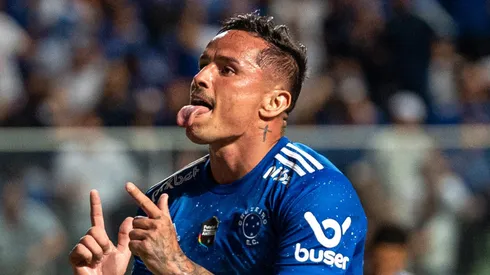 Edu jogador do Cruzeiro comemora seu gol durante partida contra o Nautico no estadio Independencia pelo campeonato Brasileiro B 2022. Foto: Alessandra Torres/AGIF