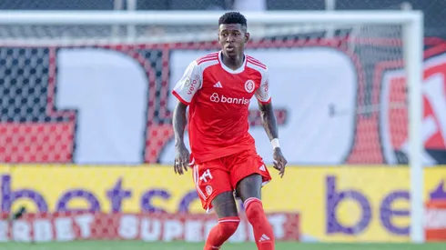 Vitao jogador do Internacional durante partida contra o Vitoria no estadio Barradao pelo campeonato Brasileiro A 2024.