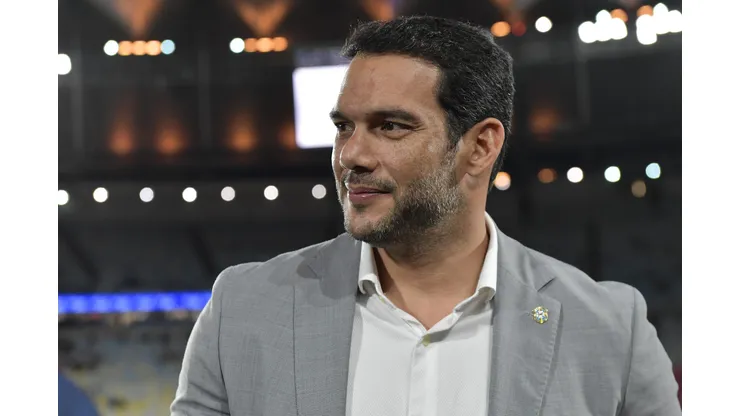 Samir Xaud durante partida entre Vasco x Fluminense no Brasileirão de 2025.