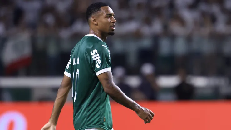 Allan jogador do Palmeiras durante partida contra o Sao Paulo no estadio Arena Allianz Parque pelo campeonato Paulista 2025.