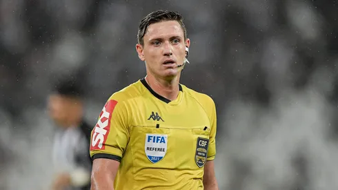 Ramon Abatti Abel está no VAR em Mirassol x Botafogo