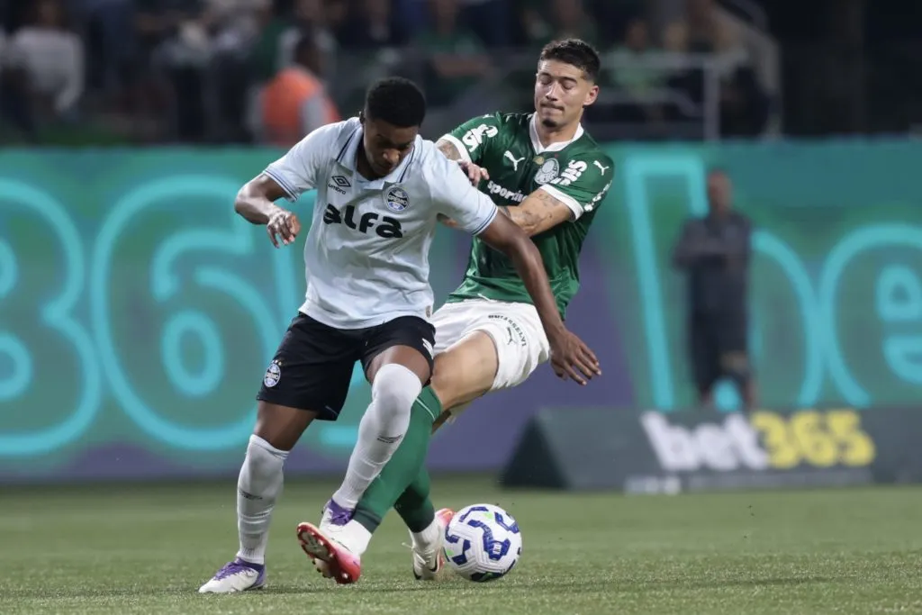 Riquelme contra o Palmeiras no Arena Allianz Parque pelo campeonato Brasileiro 2025. Foto: Marcello Zambrana/AGIF