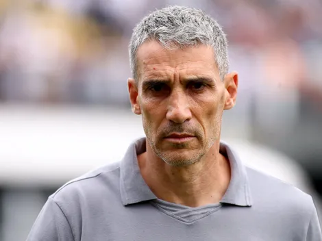 Torcida do Santos pressiona Vojvoda após tropeço diante do Fortaleza