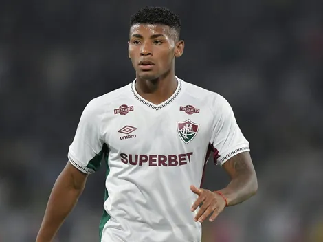 Hércules volta a treinar e pode reforçar o Fluminense contra o Ceará