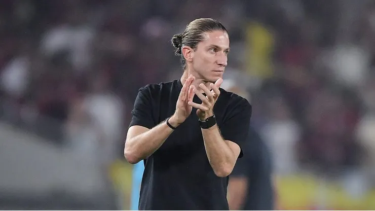 Filipe Luis tecnico do Flamengo durante partida contra o Sport no estadio Maracana pelo campeonato Brasileiro A 2025. Foto: Thiago Ribeiro/AGIF