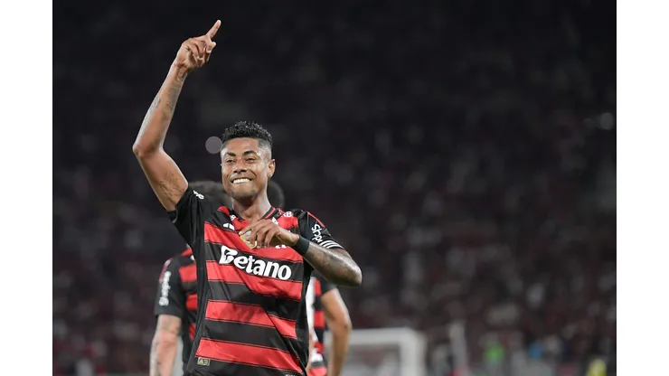 RJ - RIO DE JANEIRO - 01/11/2025 - BRASILEIRO A 2025, FLAMENGO X SPORT - Bruno Henrique jogador do Flamengo comemora seu gol durante partida contra o Sport no estadio Maracana pelo campeonato Brasileiro A 2025. Foto: Thiago Ribeiro/AGIF