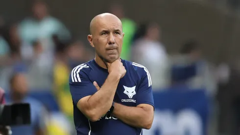 Leonardo Jardim tecnico do Cruzeiro durante partida contra o Vitoria no estadio Mineirao pelo campeonato Brasileiro A 2025. Foto: Gilson Lobo/AGIF