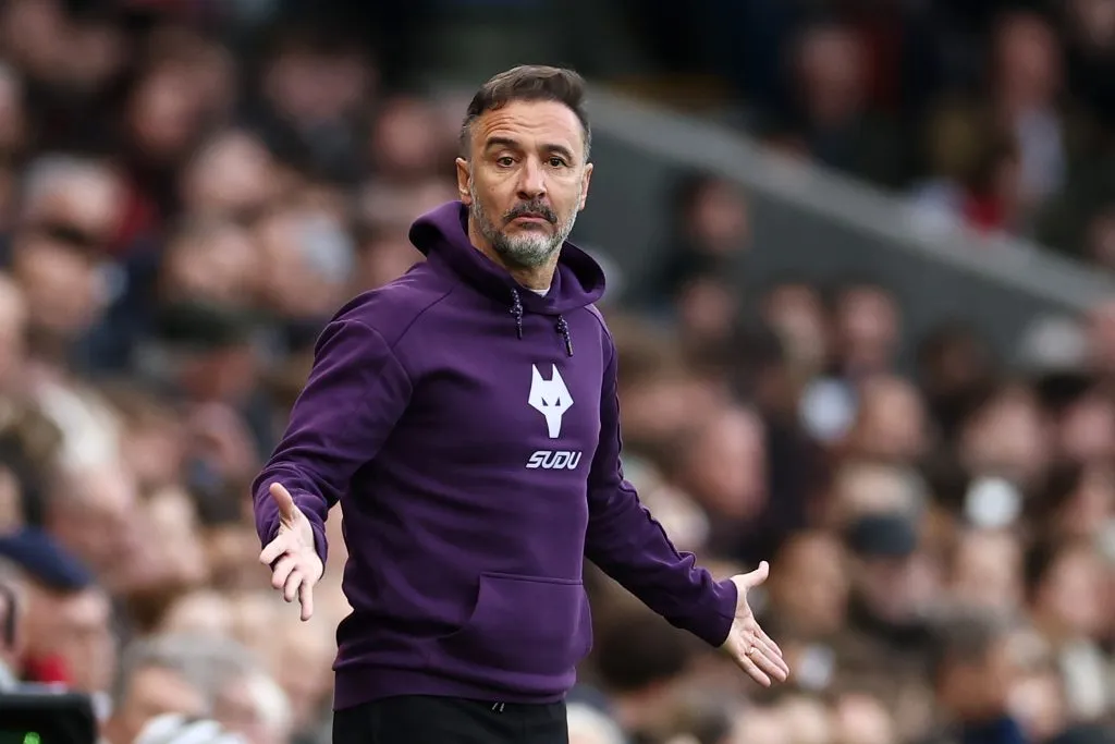 LONDON, ENGLAND – NOVEMBER 01: Vitor Pereira, Manager of Wolverhampton Wanderers, reacts during the Premier League match between Fulham and Wolverhampton Wanderers at Craven Cottage on November 01, 2025 in London, England. (Photo by Dan Istitene/Getty Images)