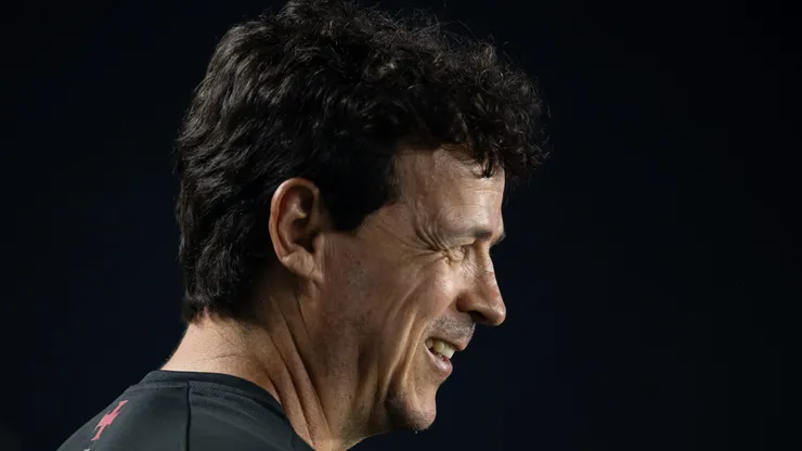 Fernando Diniz tecnico do Vasco durante partida contra o Bahia no estadio Sao Januario pelo campeonato Brasileiro A 2025. Foto: Jorge Rodrigues/AGIF
