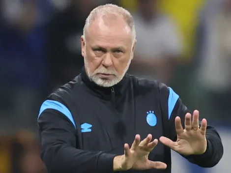 Mano 'ignora' polêmica no Grêmio ao comentar declarações de Kike Olivera