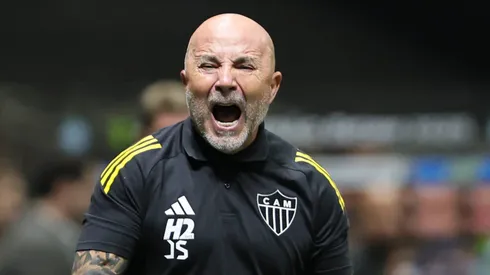 MG - BELO HORIZONTE - 15/10/2025 - BRASILEIRO A 2025, ATLETICO-MG X CRUZEIRO - Jorge Sampaoli tecnico do Atletico-MG durante partida contra o Cruzeiro no estadio Arena MRV pelo campeonato Brasileiro A 2025. Foto: Gilson Lobo/AGIF
