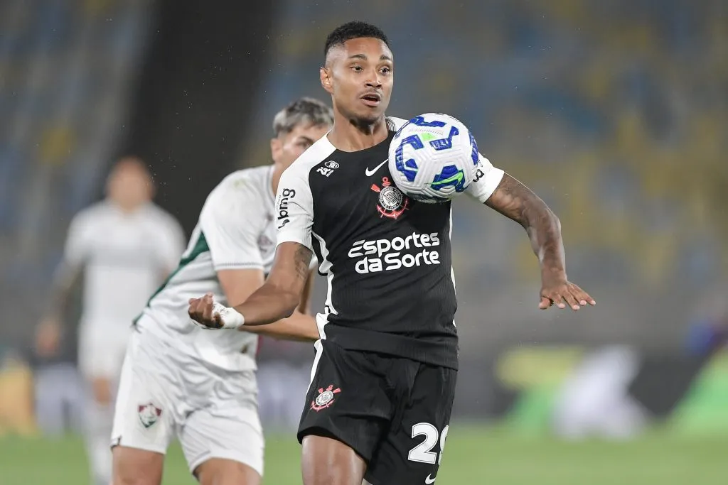 RJ – RIO DE JANEIRO – 13/09/2025 – BRASILEIRO A 2025, FLUMINENSE X CORINTHIANS – Vitinho jogador do Corinthians durante partida contra o Fluminense no estadio Maracana pelo campeonato Brasileiro A 2025. Foto: Thiago Ribeiro/AGIF