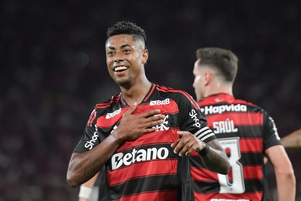Bruno Henrique jogador do Flamengo comemora seu gol durante partida contra o Sport no estadio Maracana pelo campeonato Brasileiro A 2025. Foto: Thiago Ribeiro/AGIF