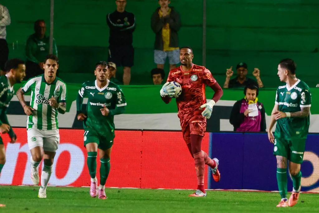 RS – CAXIAS DO SUL – 02/11/2025 – BRASILEIRO A 2025, JUVENTUDE X PALMEIRAS – Carlos Miguel jogador do Palmeiras durante partida contra o Juventude no estadio Alfredo Jaconi pelo campeonato Brasileiro A 2025. Foto: Luiz Erbes/AGIF