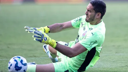 Ronaldo goleiro do Bahia durante partida contra o Sport no estadio Ilha do Retiro pelo campeonato Brasileiro A 2025. Foto: Rafael Vieira/AGIF