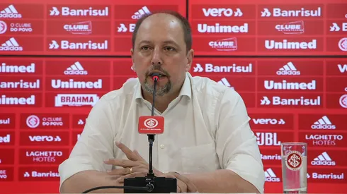 Coletiva do presidente Alessandro Barcellos – Foto: Ricardo Duarte/Internacional